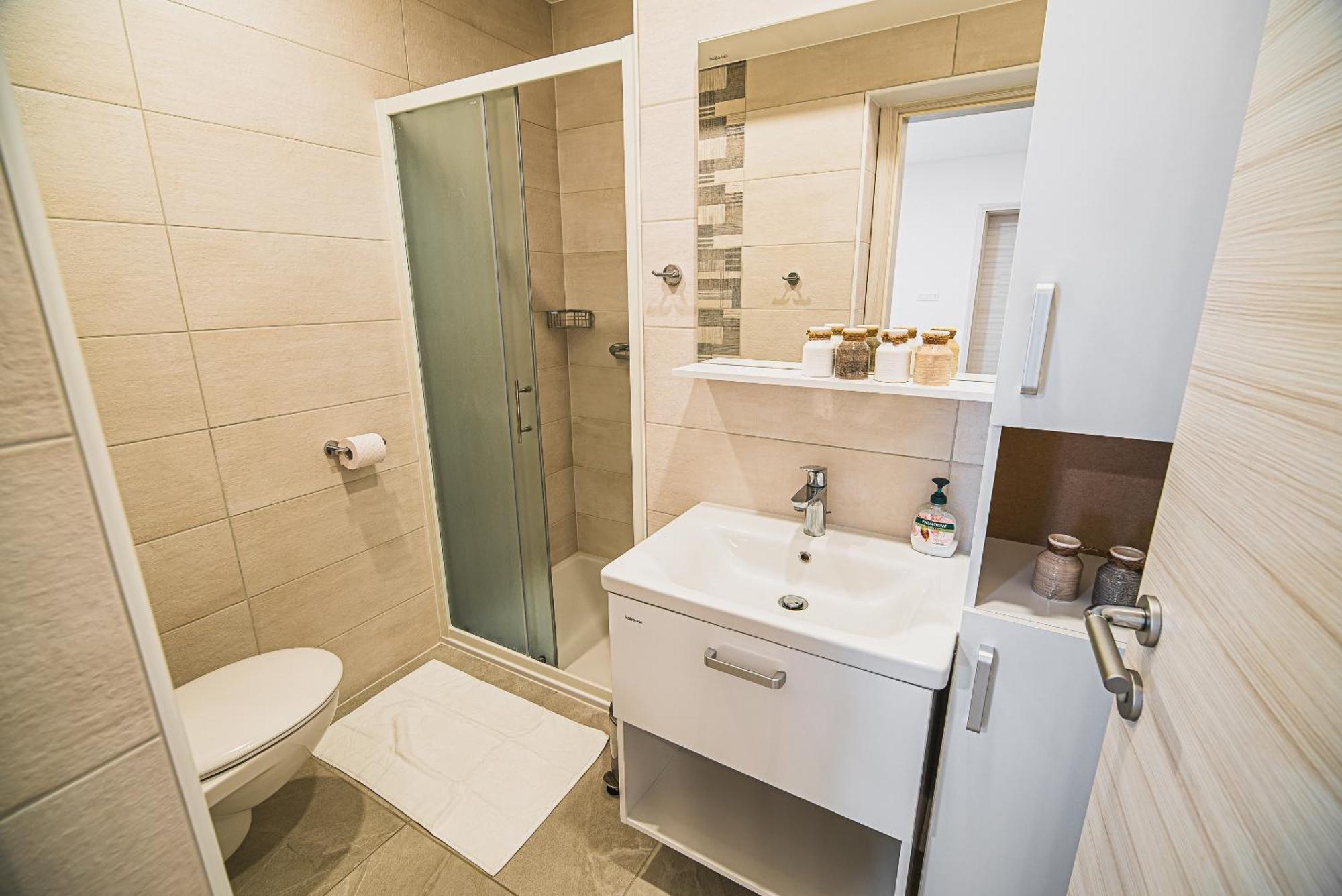 Gotar Apartment With Garden Кобарід Екстер'єр фото