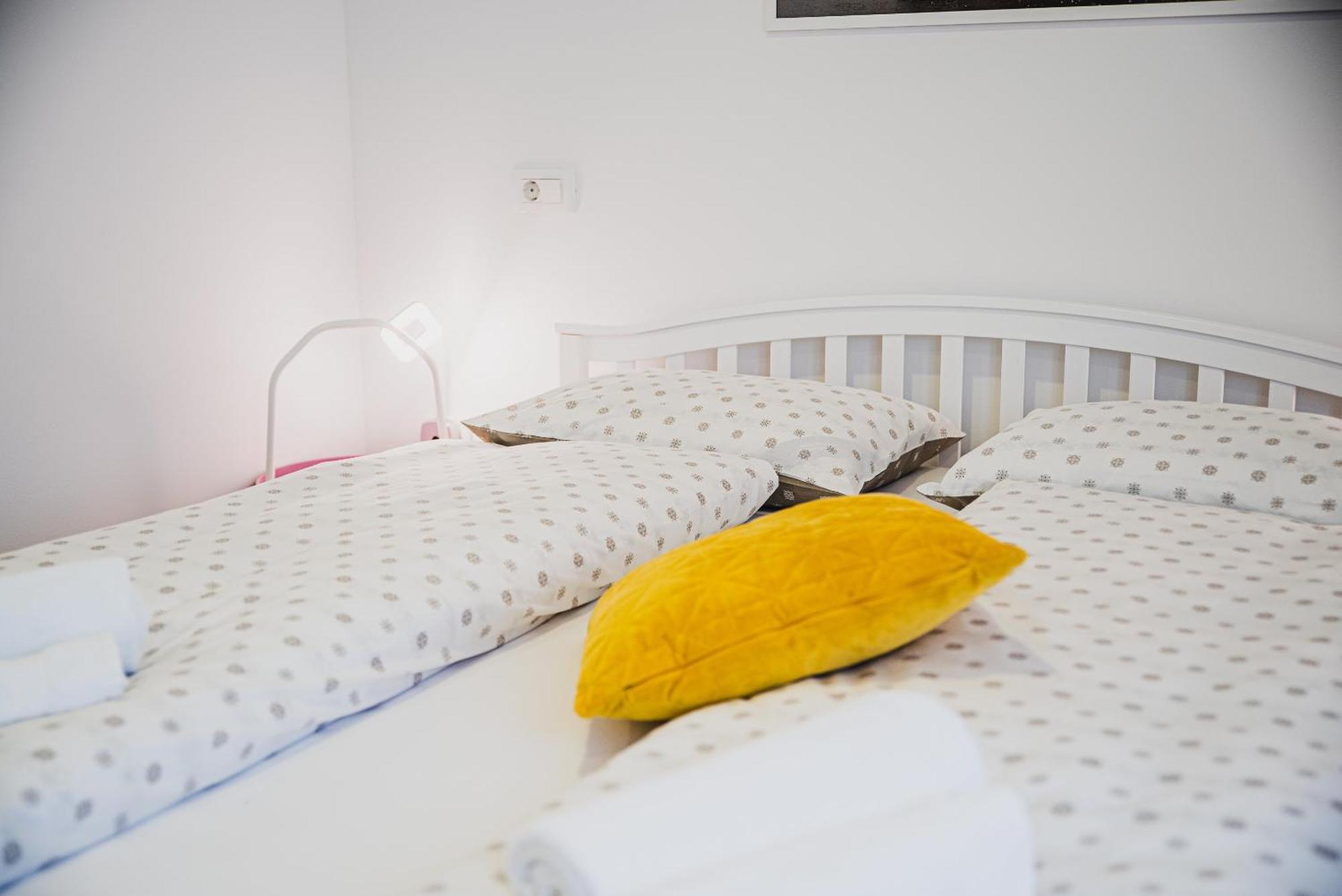Gotar Apartment With Garden Кобарід Екстер'єр фото
